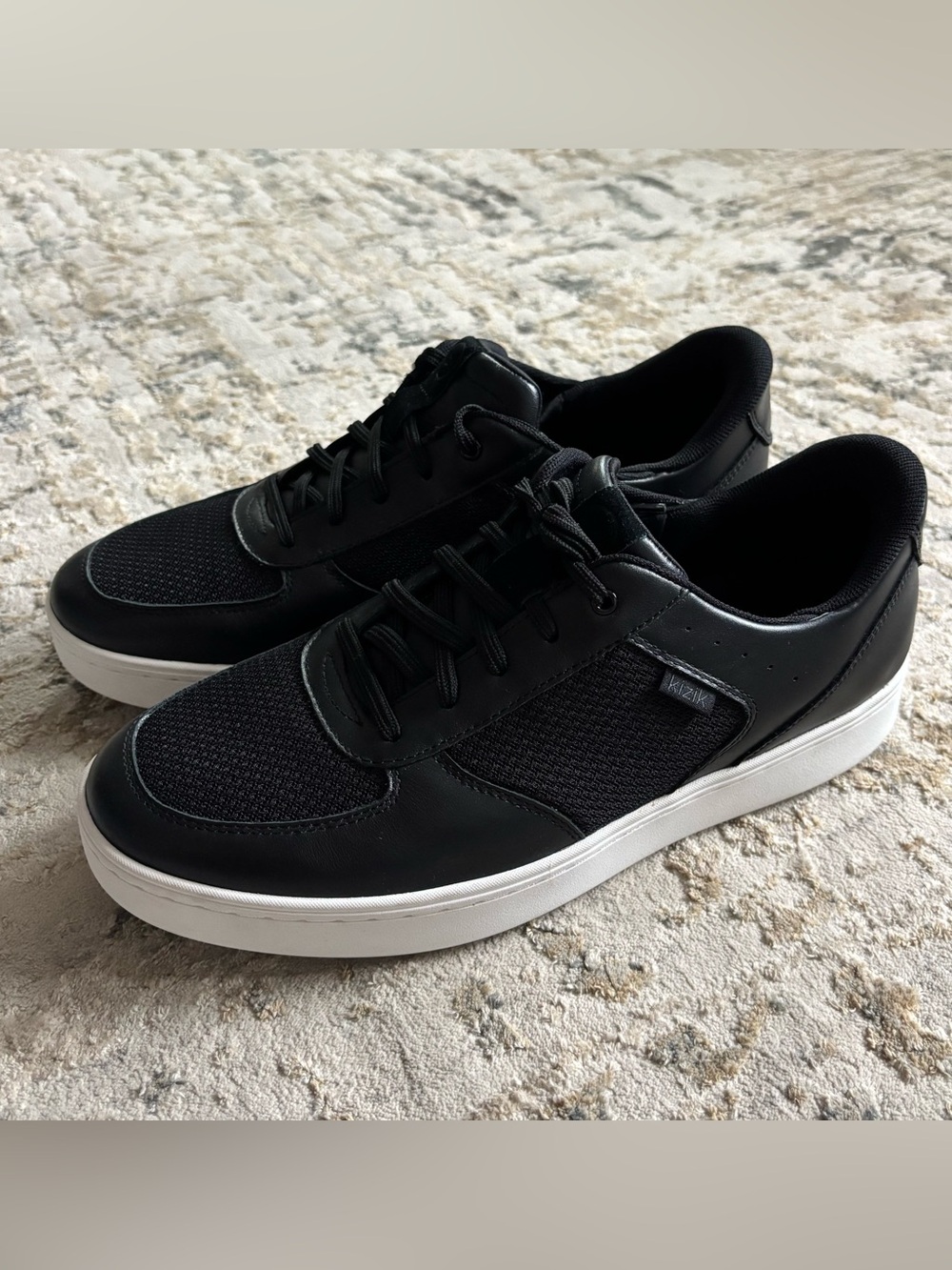 Kizik Oslo Sneakers Shoes NEW Men’s 10.5 Black leather white